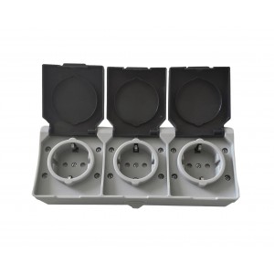 Розетка накладна 3-а з/к IP54 TNSy SURFACE