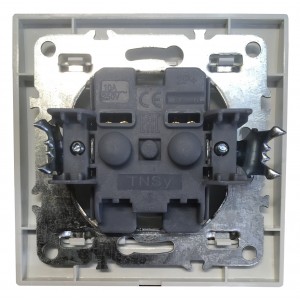 Розетка вн. устан. 1-а б/з з зах. шторк. біла IP20 TNSy Malta