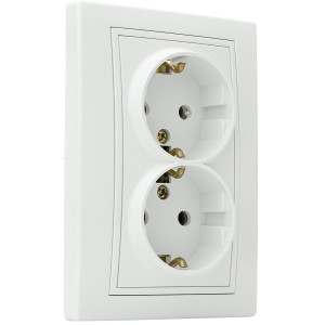 Розетка подвійна 2Р+PE  PB16/2-З-Fl-W (біла)