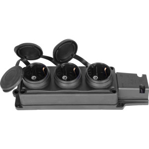 Розетка потрійна з захисною кришкою каучукова e.socket.rubber.029.3.16, з з/к, 16А