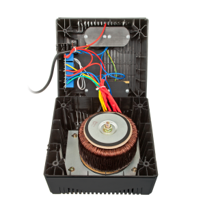 Стабілізатор напруги LPT-1000RV (700W)
