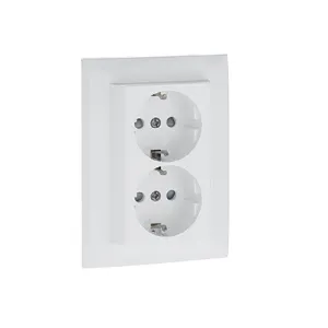 Розетка подвійна ШУКО LOGUS 250V/16A біла